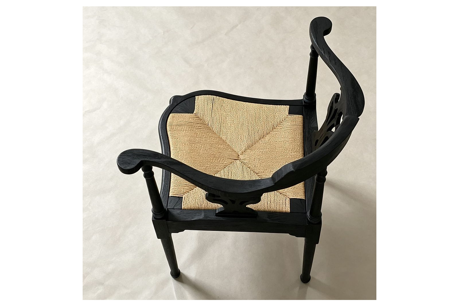 CORNER CHAIR