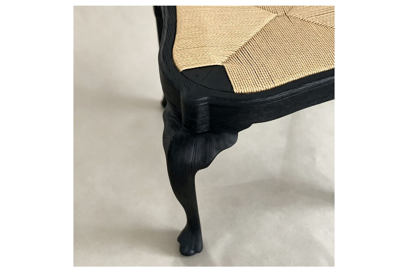 CORNER CHAIR