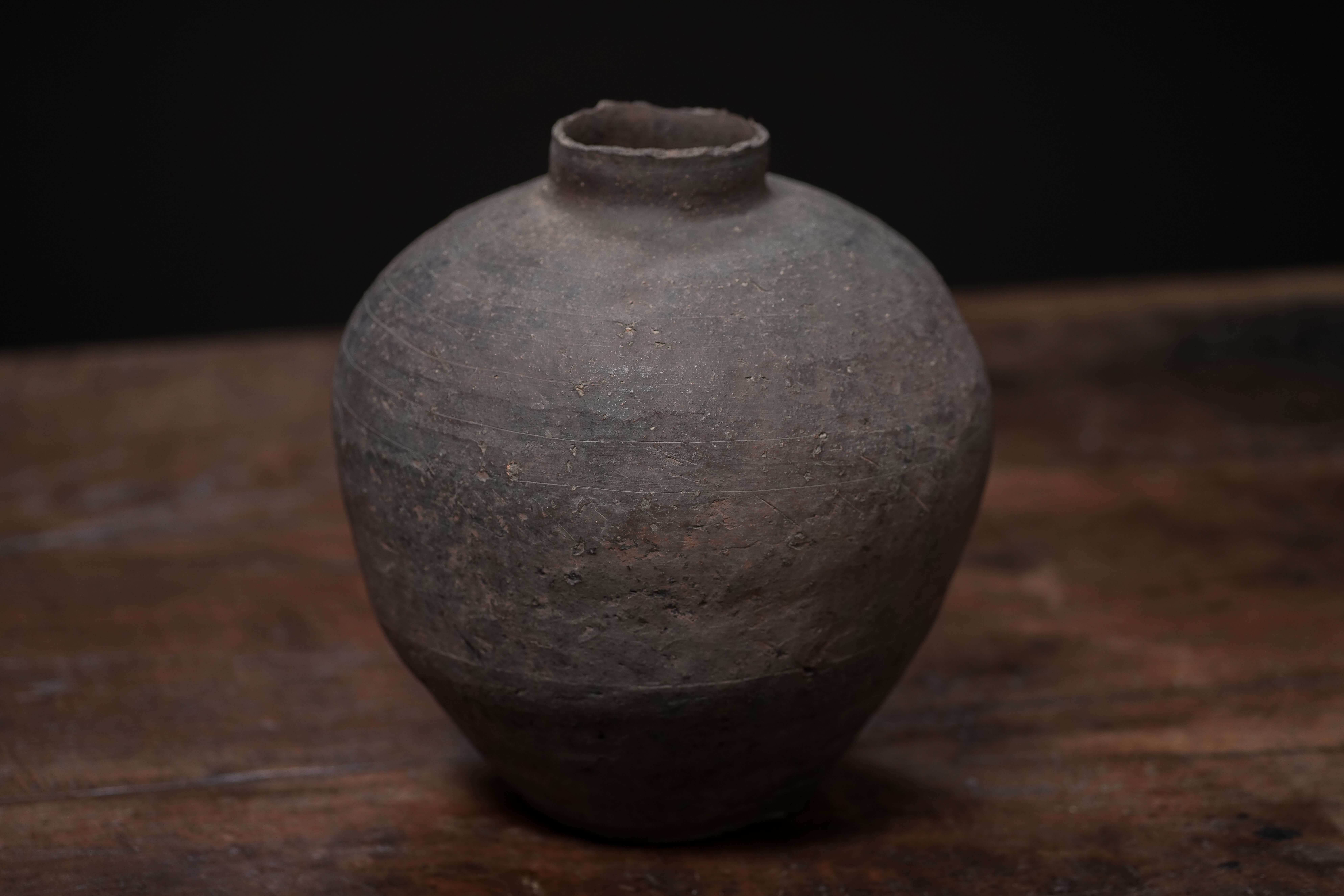 Noir Tsubo Vessel	