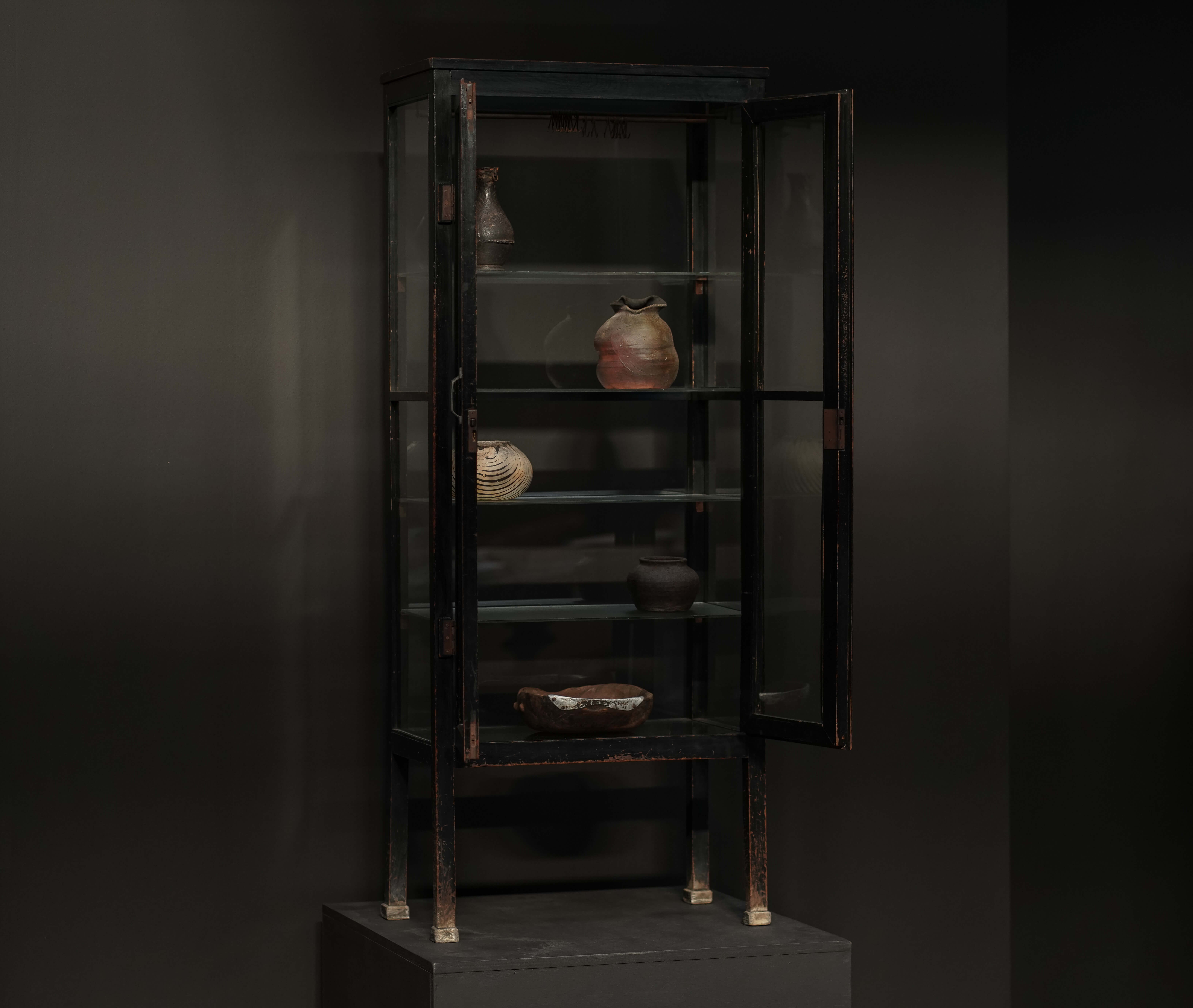 Ebonized Vitrine with Textured Glass Shelves