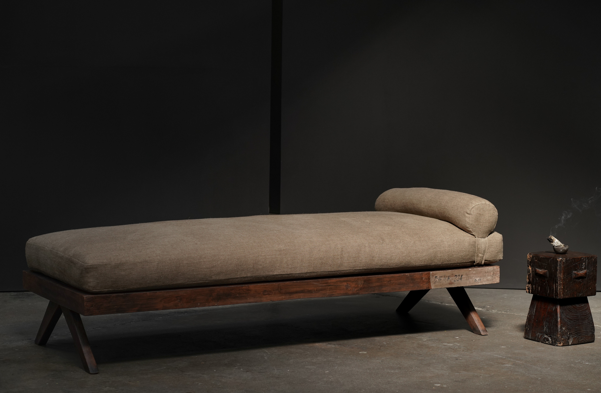 Pierre Jeanneret Daybed, Linen