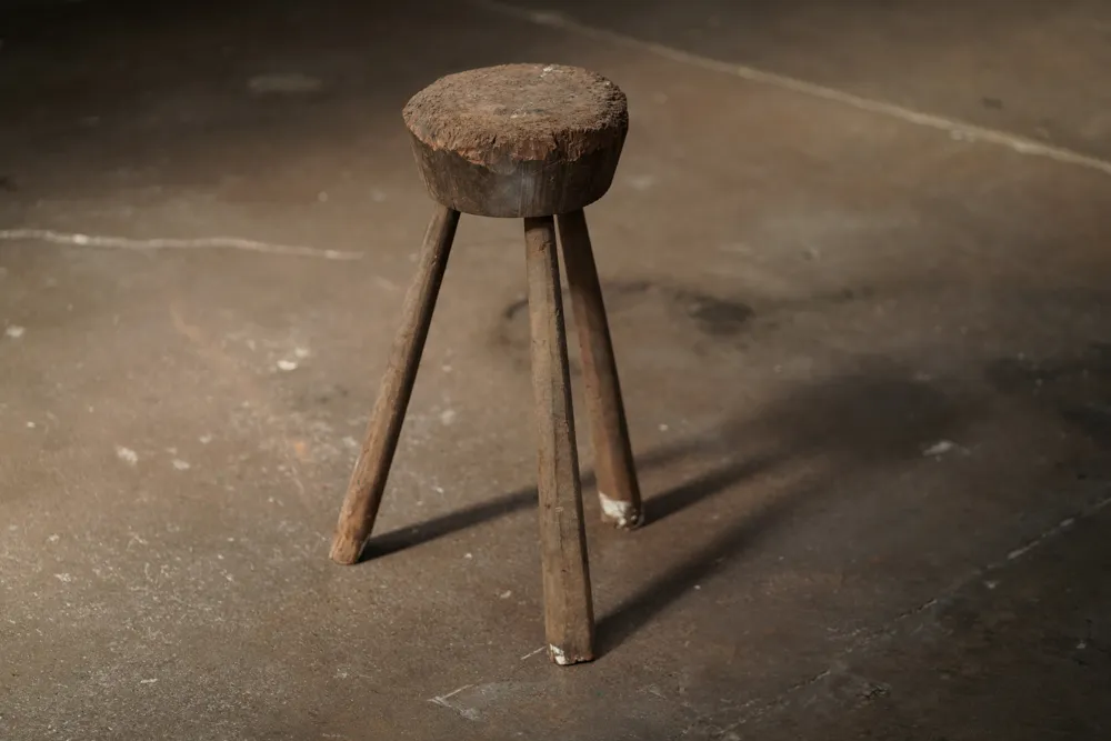 Tri Leg Pedestal