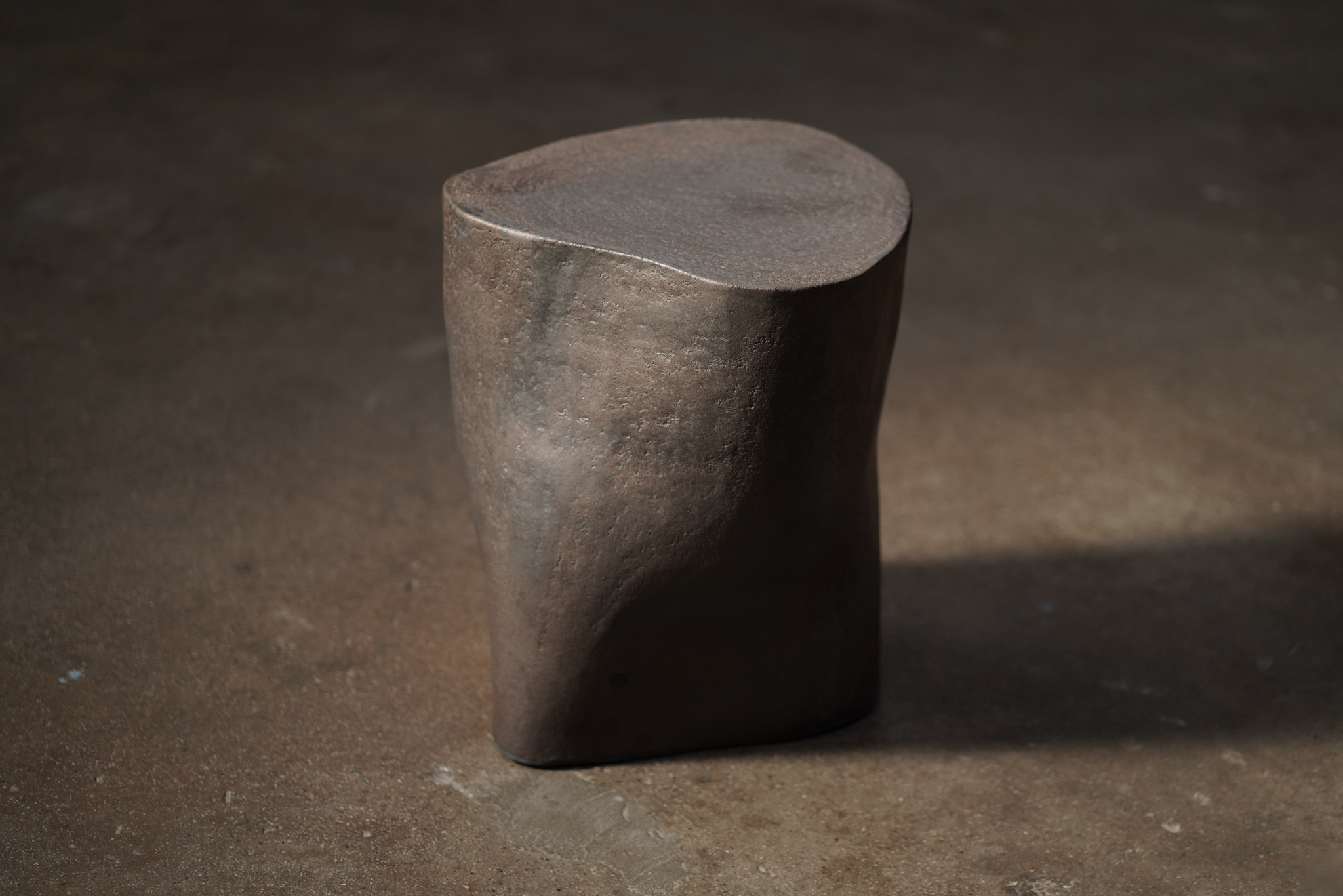Sans Ceramic Table